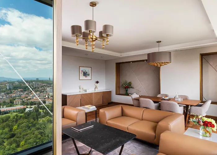 Hotel Grand Millennium 5*